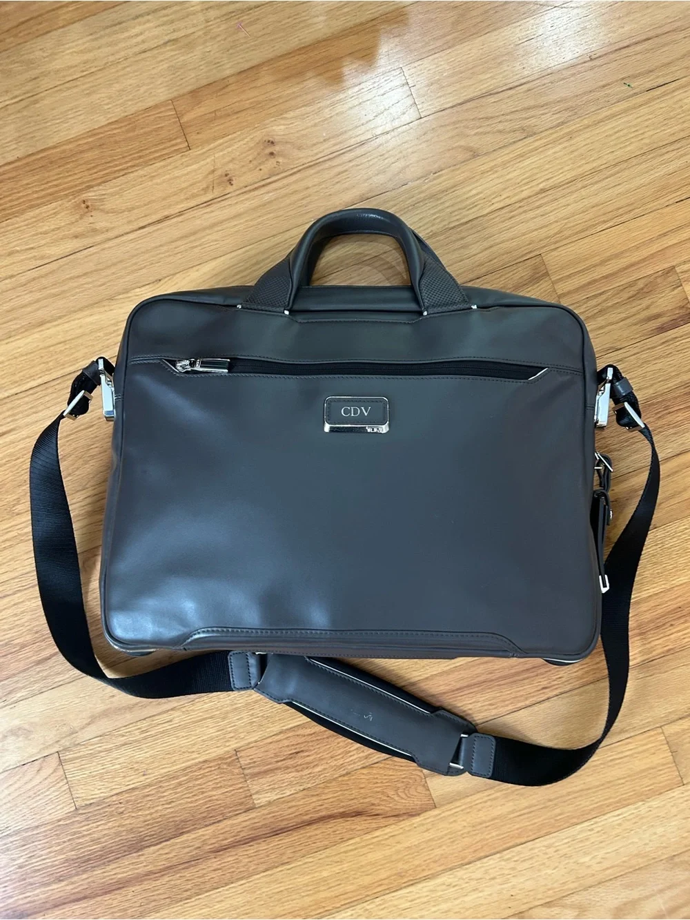 Tumi Saweyr Arrive Taupe 16” Men's Laptop Briefcase Top Handles Shoulder Strap